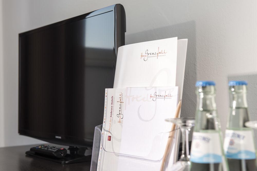 Hotel Grenzfall Berlin Bagian luar foto