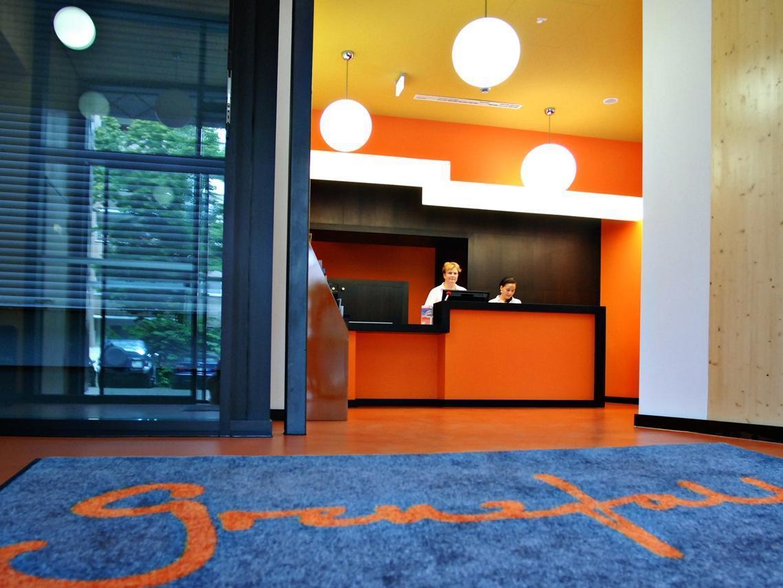 Hotel Grenzfall Berlin Bagian luar foto