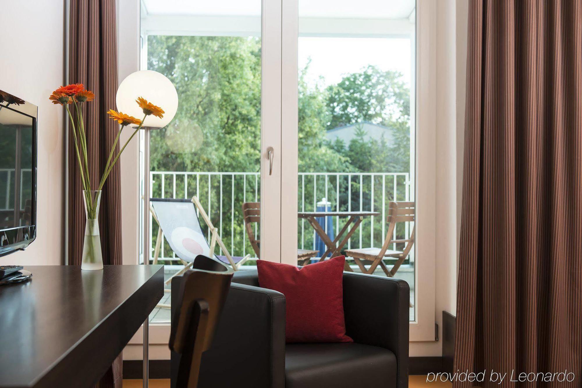 Hotel Grenzfall Berlin Bagian luar foto