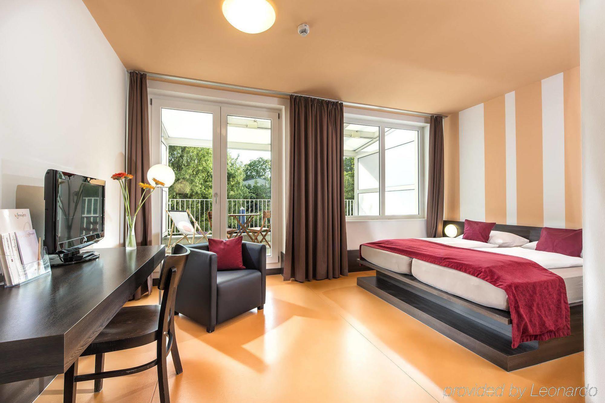 Hotel Grenzfall Berlin Bagian luar foto