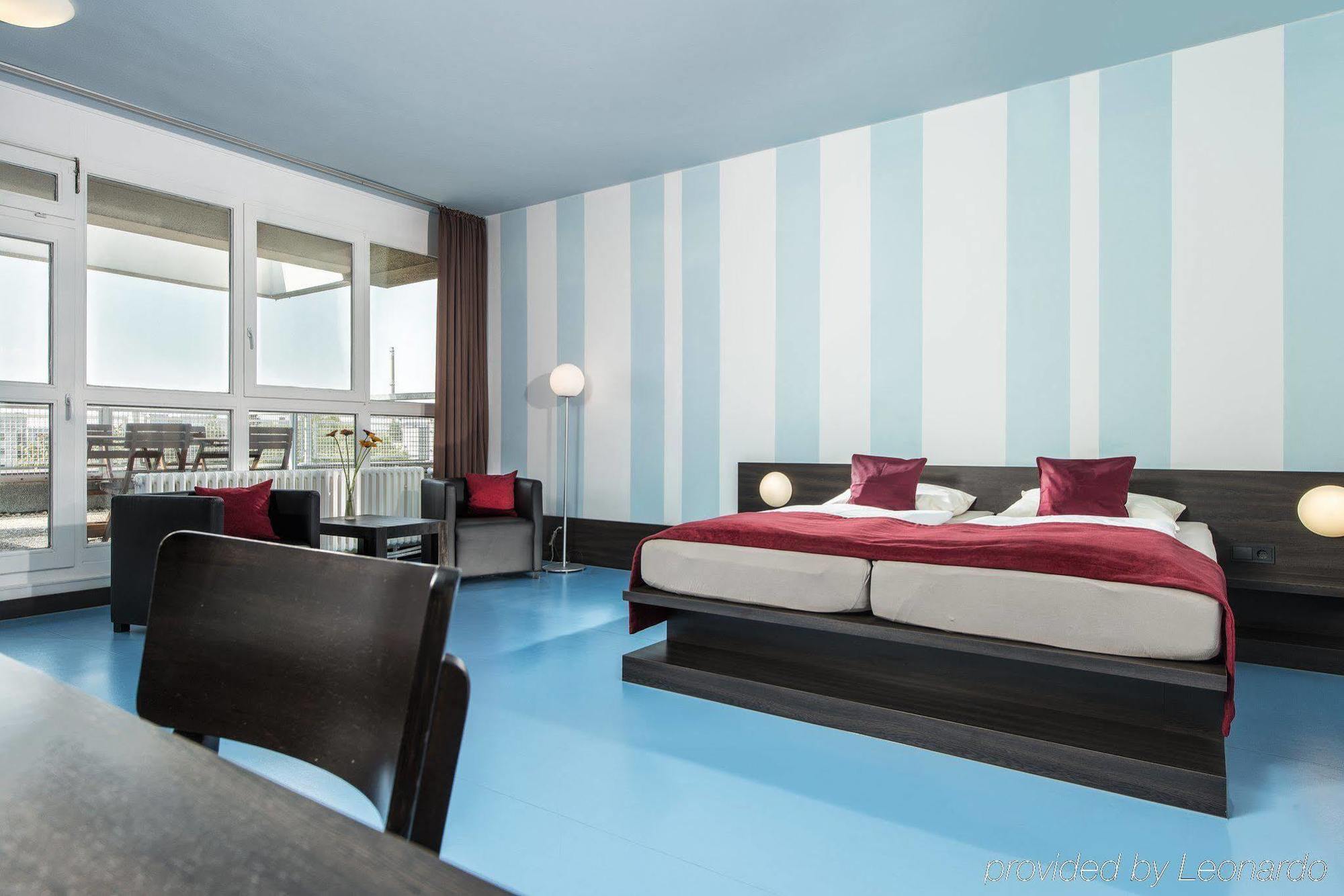 Hotel Grenzfall Berlin Bagian luar foto