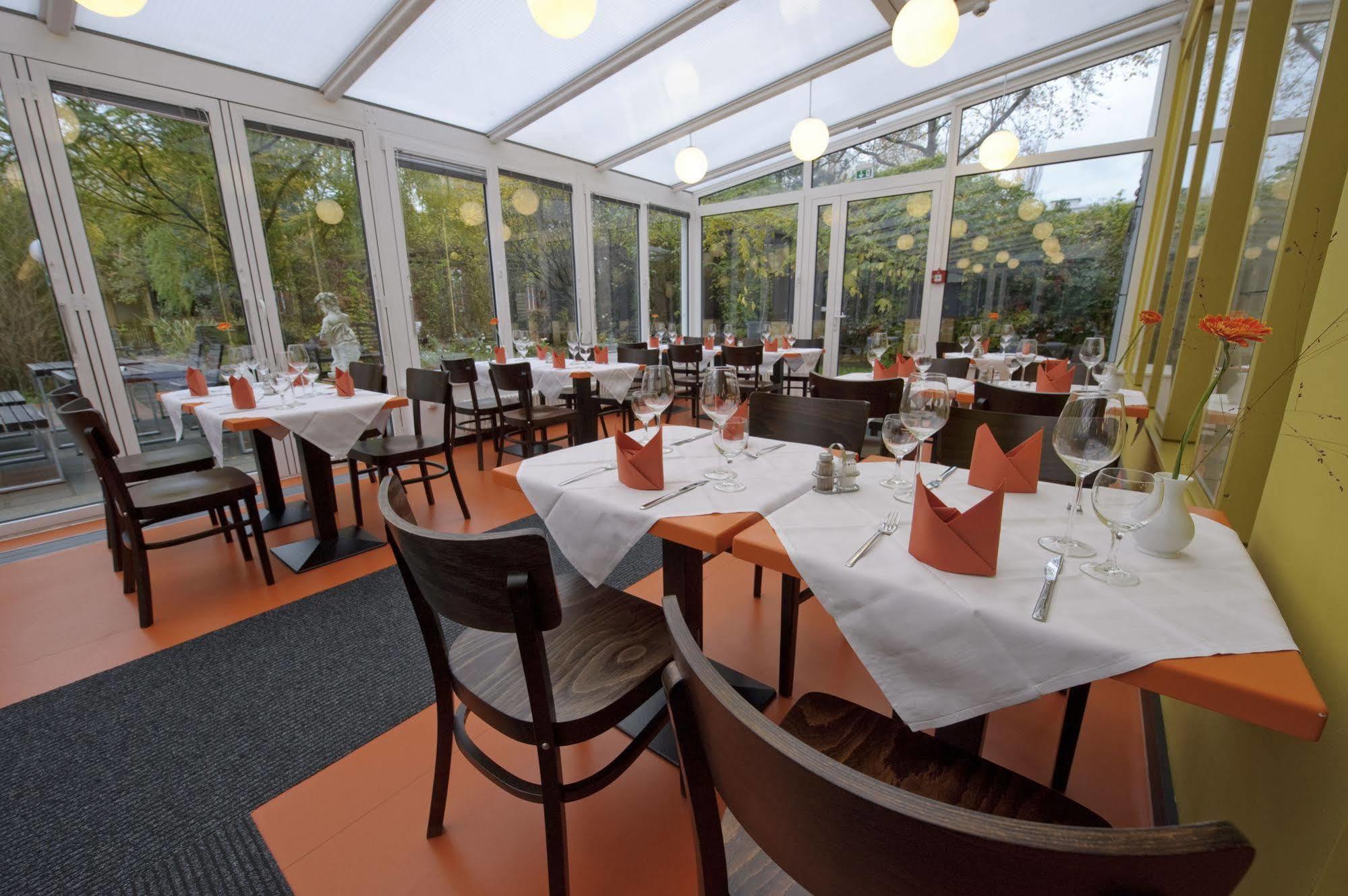 Hotel Grenzfall Berlin Bagian luar foto