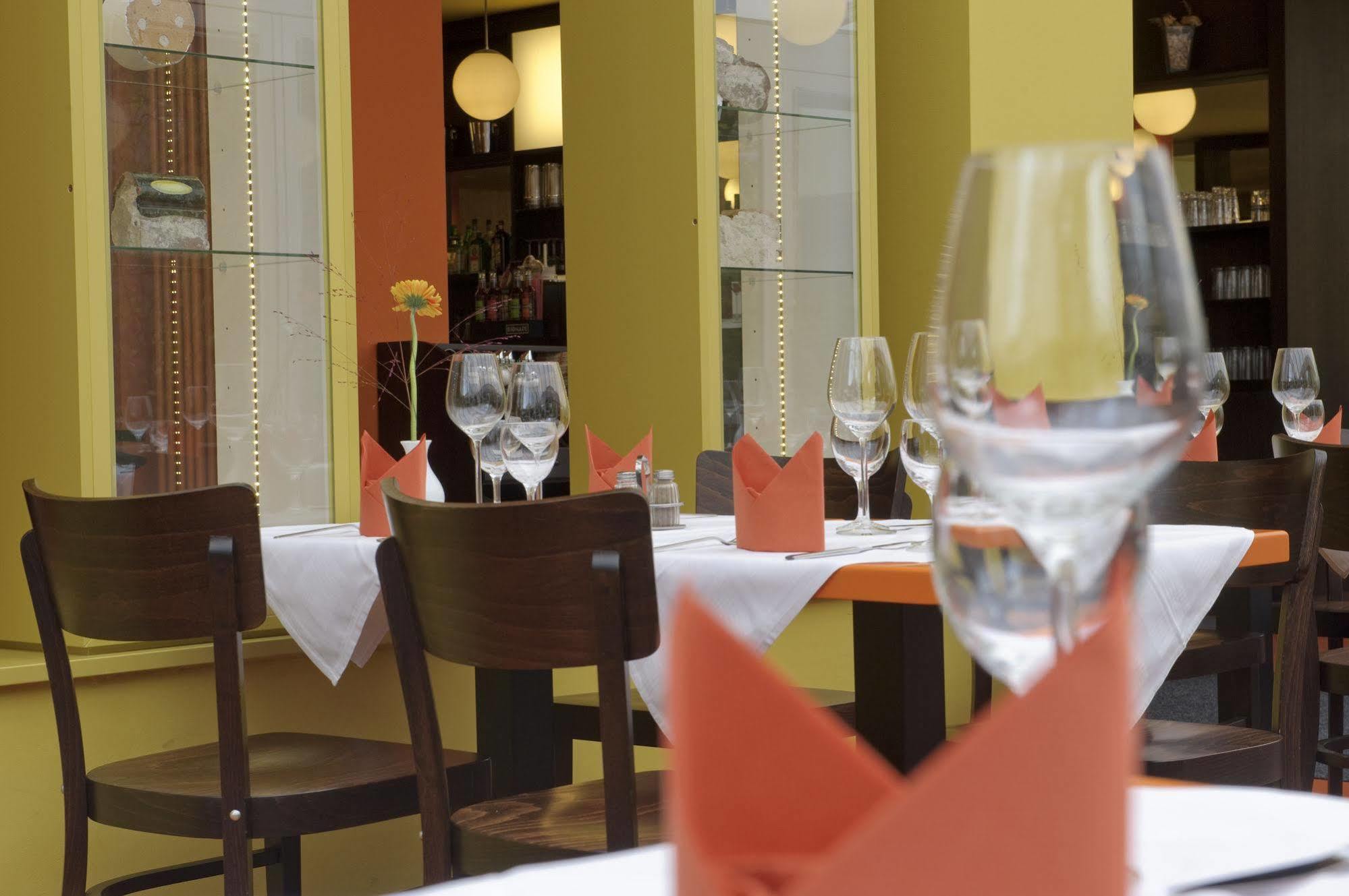 Hotel Grenzfall Berlin Bagian luar foto