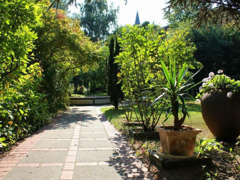 Hotel Grenzfall Berlin Bagian luar foto
