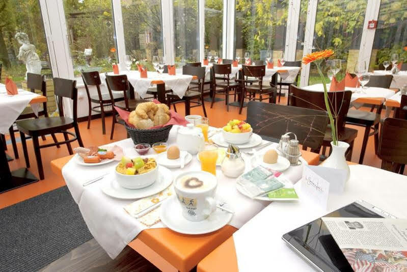 Hotel Grenzfall Berlin Bagian luar foto